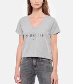 Tee-shirt Lulli Marseille Col V Coton Gris, Collaboration Jeanne Vouland X Lulli 9 Tee-shirt Lulli Marseille Col V Coton Gris, Collaboration Jeanne Vouland X Lulli -ANINE BING Boutique 291458004 374926684744361 5299267305822984014 n