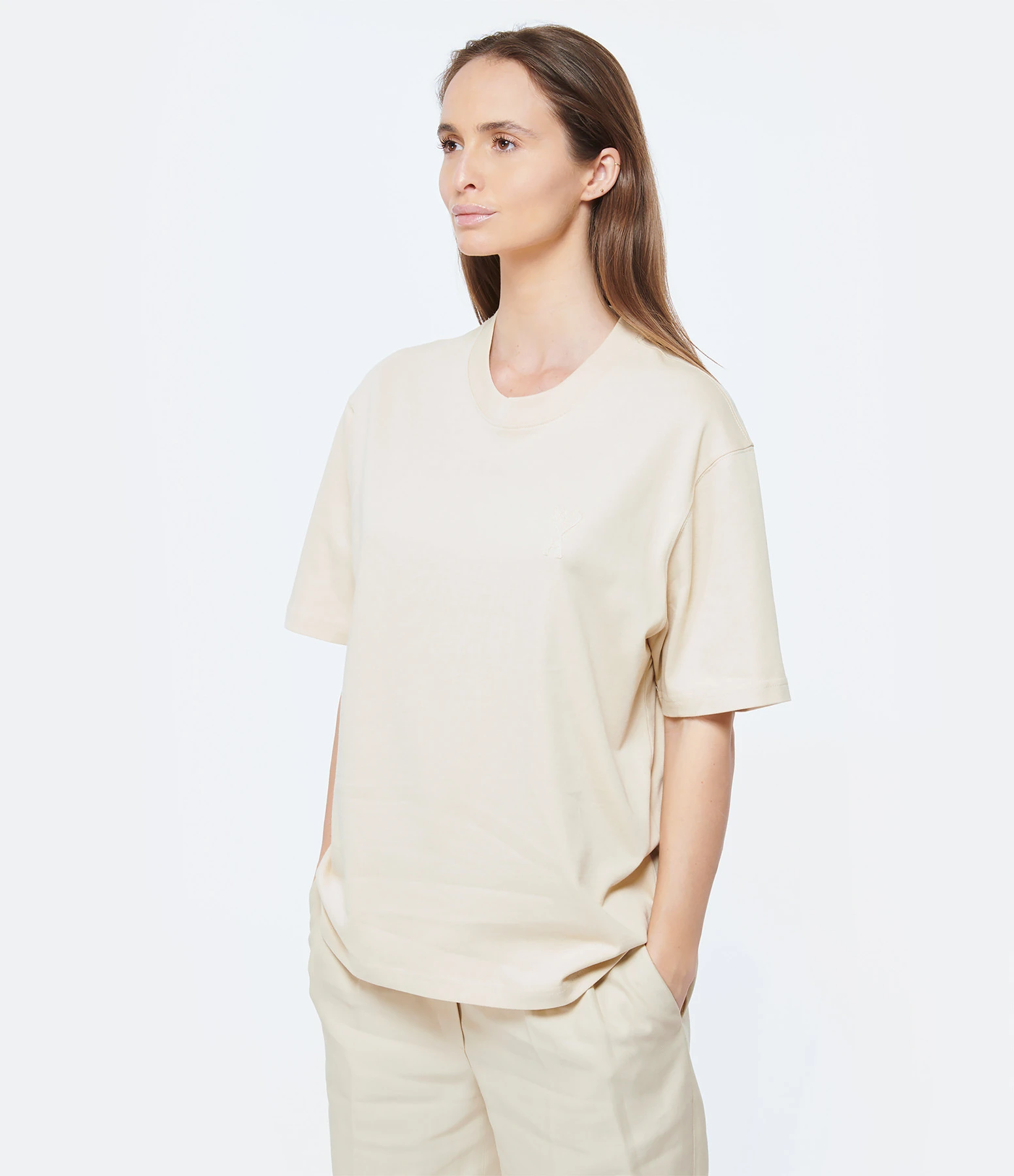 AMI Paris Tee-shirt Unisexe Ami De Cœur Coton Biologique Vanille 4 AMI Paris Tee-shirt Unisexe Ami De Cœur Coton Biologique Vanille – Image 2