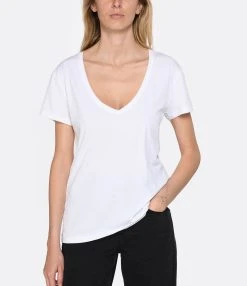 JEANNE VOULAND Tee-shirt Bobby V Coton Pima Blanc 9 JEANNE VOULAND Tee-shirt Bobby V Coton Pima Blanc -ANINE BING Boutique jvoul look20230215 407