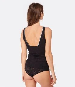 La Nouvelle Top John Dentelle Black Silver, Capsule Noël 9 La Nouvelle Top John Dentelle Black Silver, Capsule Noël -ANINE BING Boutique lanou look20221130 79