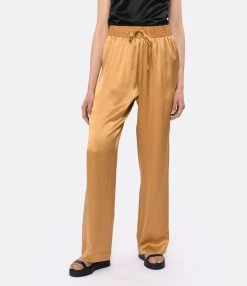 LOULOU STUDIO Pantalon Soma Soie Camel 9 LOULOU STUDIO Pantalon Soma Soie Camel -ANINE BING Boutique loulo look20230223 167