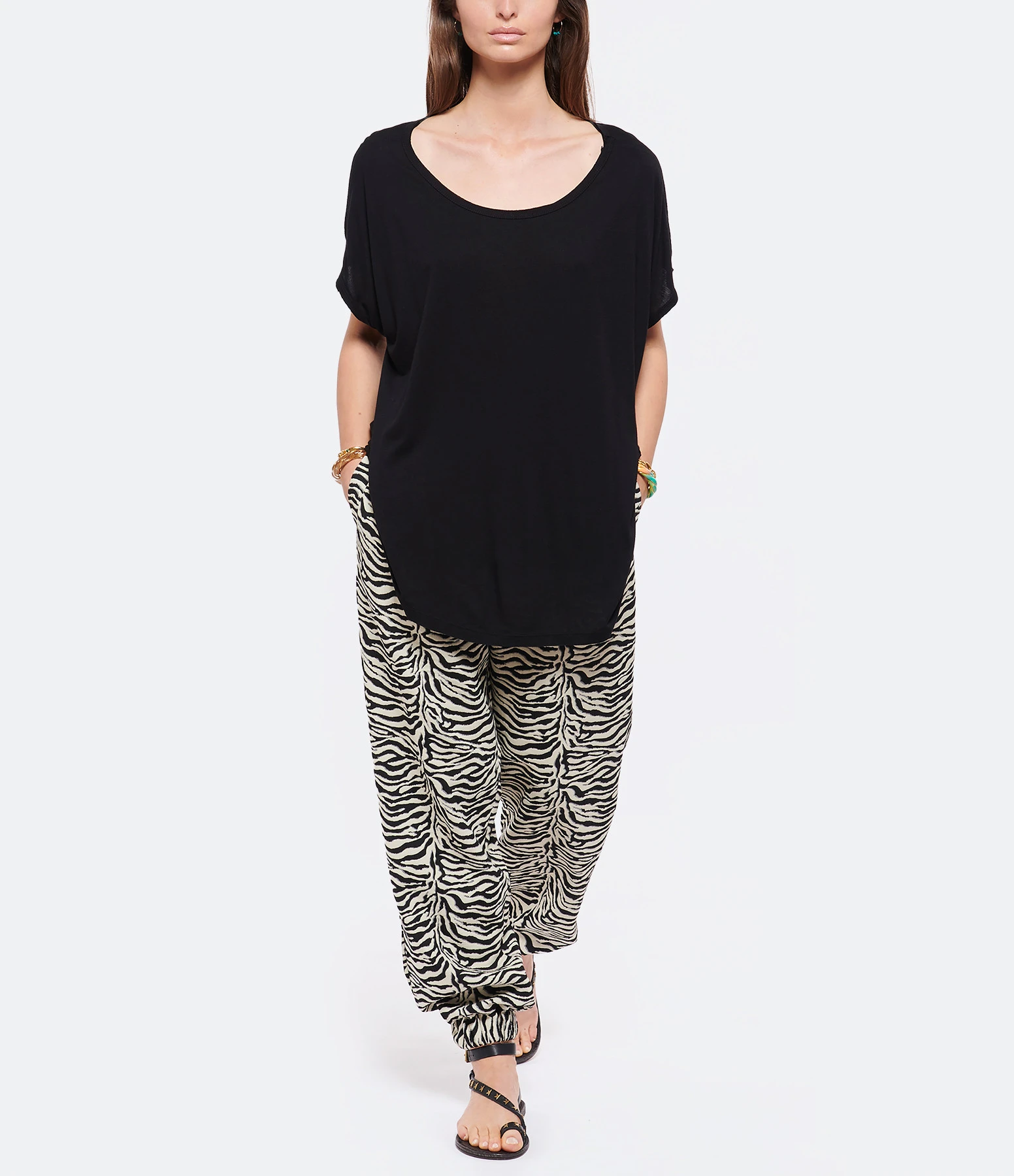 MAEVY MOUVEMENT LIBRE Tee-shirt Parfait Bambou Noir 6 MAEVY MOUVEMENT LIBRE Tee-shirt Parfait Bambou Noir – Image 4