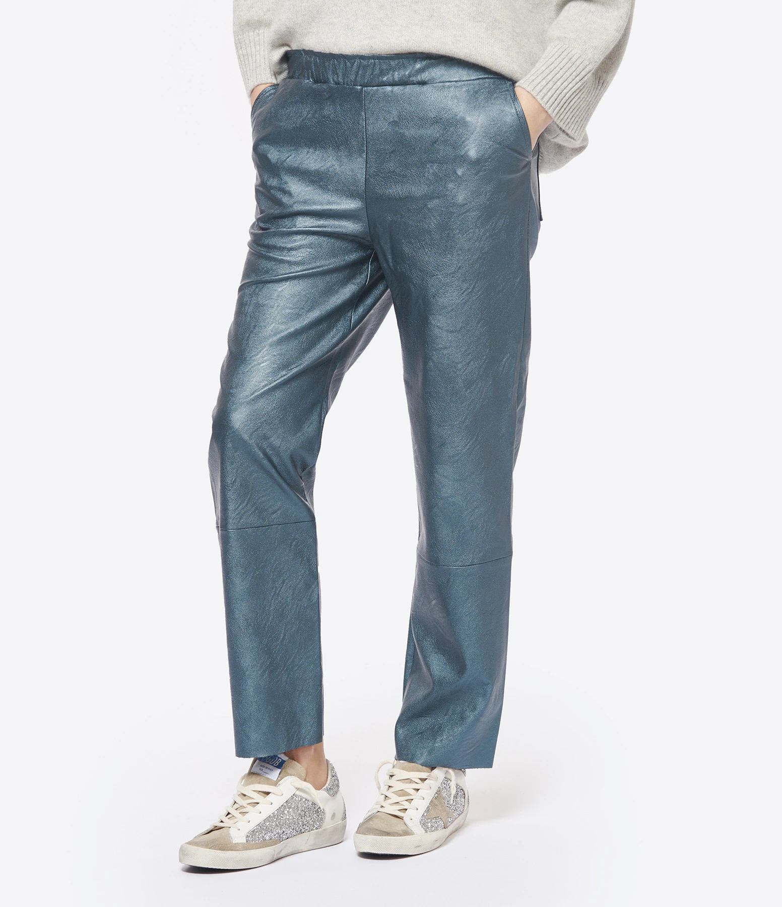 MAEVY MOUVEMENT LIBRE Pantalon Cuir Vegan Océan 6 MAEVY MOUVEMENT LIBRE Pantalon Cuir Vegan Océan – Image 4