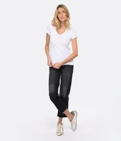 MAJESTIC FILATURES Tee-shirt Julia Col V Coton Blanc 12 MAJESTIC FILATURES Tee-shirt Julia Col V Coton Blanc -ANINE BING Boutique majes look20230111 295