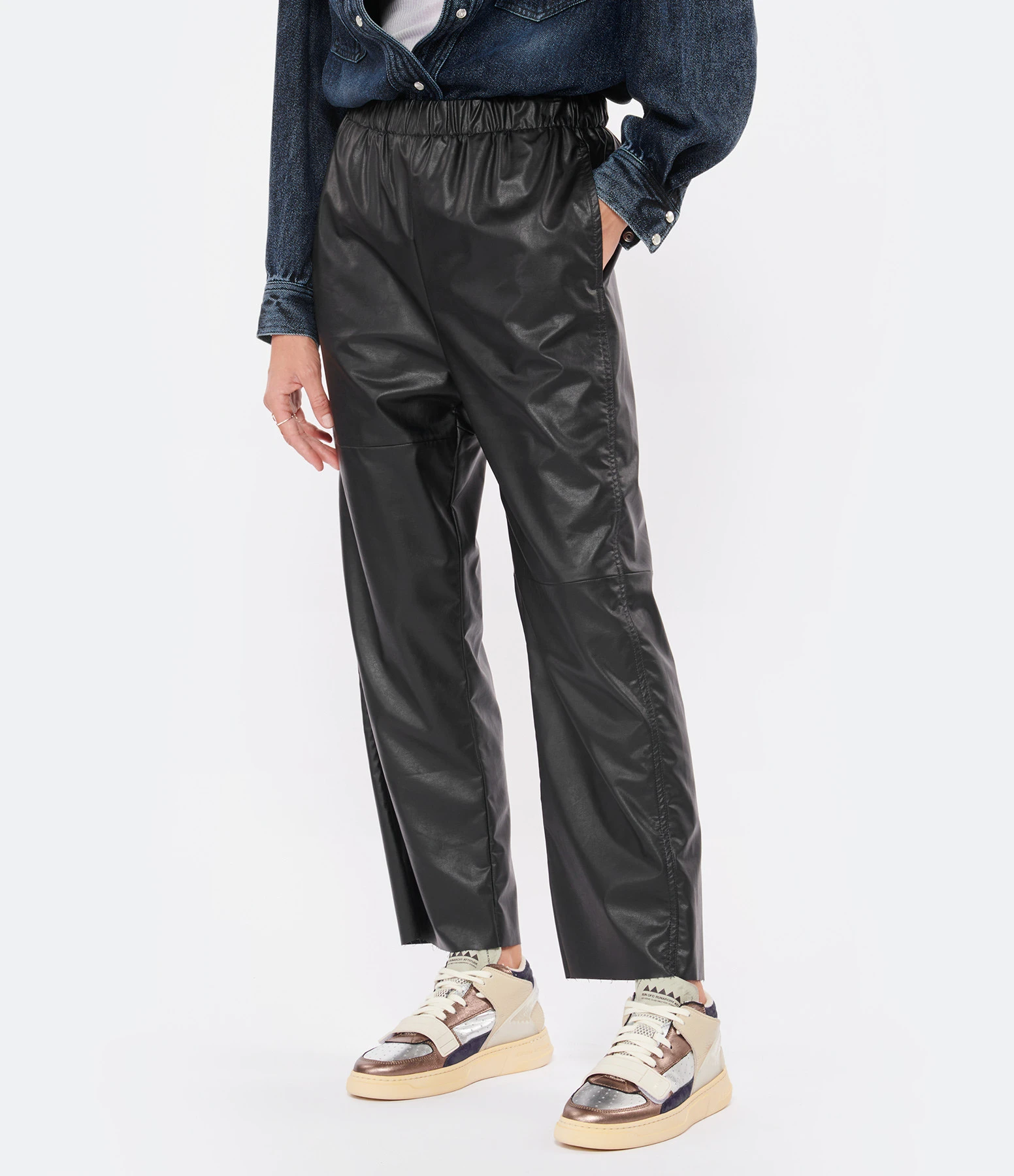 MM6 Maison Margiela Pantalon Droit Simili Cuir Noir 6 MM6 Maison Margiela Pantalon Droit Simili Cuir Noir – Image 4