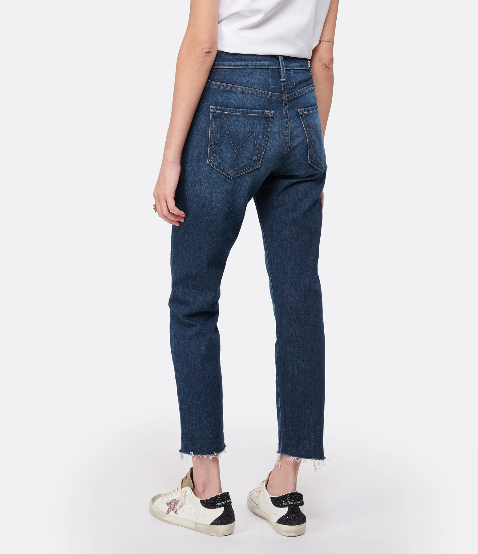 MOTHER Jean The Scrapper Cuff Ankle Fray Superior Denim Bleu Let'S Wine About It 7 MOTHER Jean The Scrapper Cuff Ankle Fray Superior Denim Bleu Let'S Wine About It – Image 5