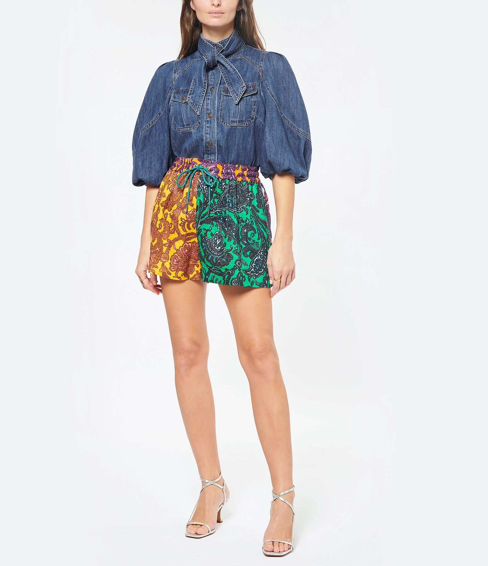 Zimmermann Short Tiggy Lin Imprimé Cachemire 5 Zimmermann Short Tiggy Lin Imprimé Cachemire – Image 3